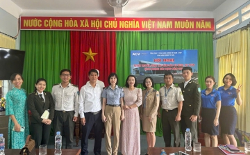 Đại diện Cảng vụ HK tại Cảng HK Tuy Hoà tuyên truyền, phổ biến các quy định J886.love casino, thể thao, nổ hũ, xổ số trong lĩnh vực hàng không dân dụng