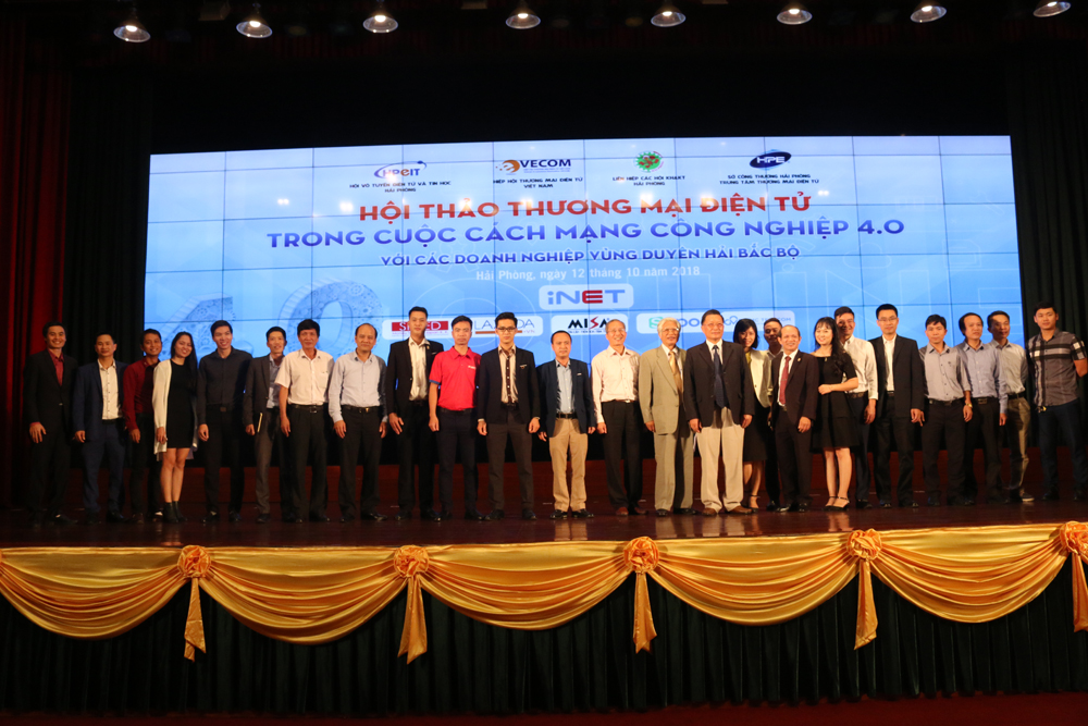 Hội thảo “Thương mại điện tử trong cuộc cách mạng công nghiệp 4.0”