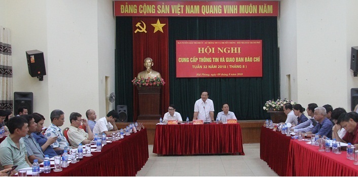 Giao ban báo chí tuần thứ 32: Thông tin kết quả cải tạo, nâng cấp hè, đường ngõ xuống cấp