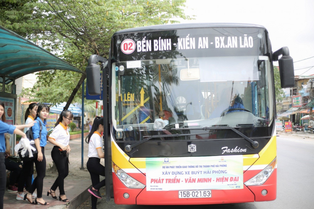 Ưu tiên ứng dụng công nghệ mới đối với hoạt động vận tải hành khách công cộng bằng xe buýt