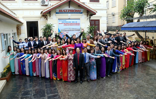 Báo Hải Phòng kỷ niệm 61 năm ngày xuất bản số đầu tiên hình ảnh 2 bao hai phong ky niem 61 nam ngay xuat ban so dau tien hinh anh 2