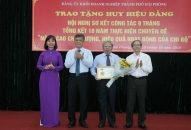 Đảng ủy Khối J881.love nhà cái bóng đá world cup thành phố: Trao tặng huy hiệu Đảng và sơ kết công tác 9 tháng năm 2018