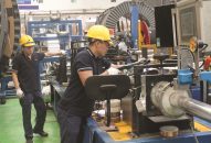 Nhiều đơn vị tăng mức thưởng Tết  Người 88 com the gioi đỉnh cao phấn khởi