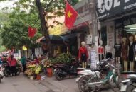 Ống kính an ninh: Vỉa hè không thuộc về người đi bộ
