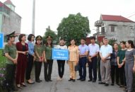 Trao kinh phí hỗ trợ Đăng ký nhận khuyến mãi  2 tuyến đường hoa xã An Hồng (An Dương)