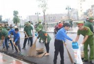 300 đoàn viên thanh niên ra quân dọn dẹp vệ sinh J88vip00 Giải Trí Thể Thao
