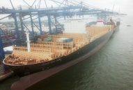 Hải Phòng đón tàu container "khủng" nhất từ trước tới nay dài 330 m