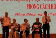Quận ủy Hồng Bàng: Trao Huy hiệu Đảng đợt 19/5 và sơ kết 3 năm thực hiện Chỉ thị 05 của Bộ J88 com the gioi đỉnh cao