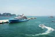 Chiêm ngưỡng siêu du thuyền 150 triệu đô lộng lẫy giữa vịnh Hạ Long