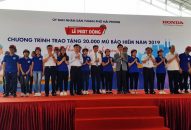 Honda Việt Nam trao tặng 2000 mũ bảo hiểm cho sinh viên trường Đại học Y Dược Hải Phòng