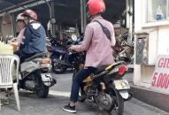 Chuyện thời cuộc  Công sở… thu tiền gửi phương tiện