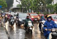 Khu vực Bắc Bộ và Thanh Hóa có mưa dông, Nam Bộ nắng nóng