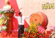 Chủ tịch UBND thành phố Nguyễn Văn Tùng dự Lễ khai giảng tại Trường THPT Chuyên Trần Phú