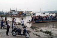 Hải Phòng: Hàng trăm người ra tiễn chuyến phà cuối cùng ở bến Bính