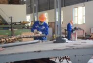 Công việc nặng nhọc, thu nhập không cao – khó giữ chân 88 com the gioi đỉnh cao