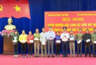 Hội nghị tuyên truyền Luật cảnh sát biển Việt Nam và trao tặng quà cho J88vip00 tỷ lệ kèo World Cup  huyện đảo Cát Hải
