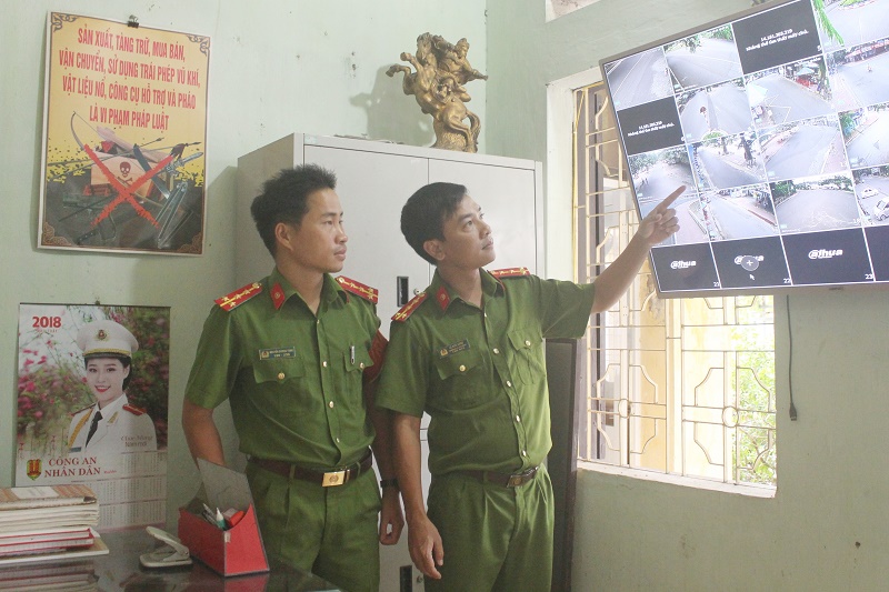 CBCS CAP Vạn Hương (quận Đồ Sơn) giám sát hệ thống camera an ninh tại trạm thường trực khu 2, Vạn Hương