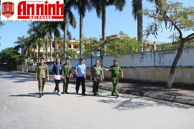 CAP Đồng Hòa phối hợp với bảo vệ, HS trường THPT Đồng Hòa tuần tra, J881 ưu đãi hấp dẫn tình hình ANTT