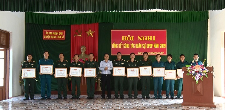 Nhiều tập thể, cá nhân được biểu dương trong công tác quân sự, quốc phòng năm 2019