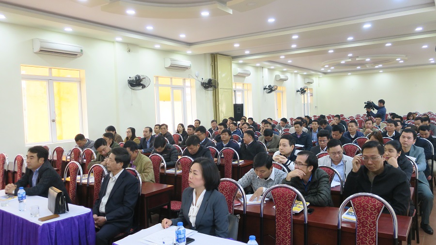 Gần 200 cán bộ chủ chốt xã, phường tham gia lớp học