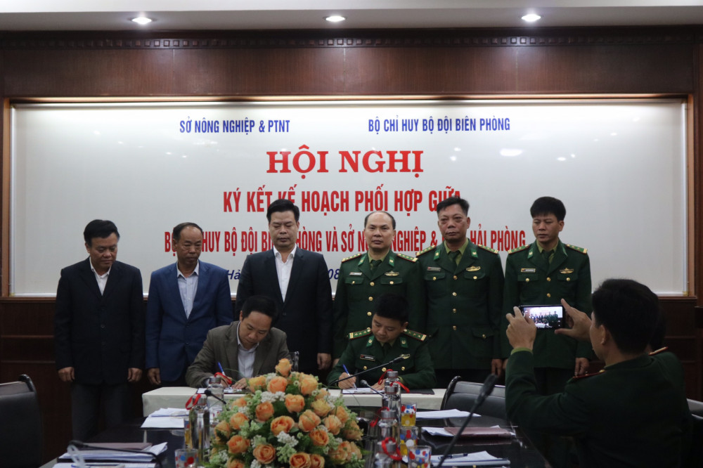 Các đại biểu ký kế hoạch phối hợp năm 2020