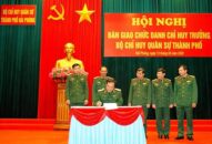 Bộ CHQS thành phố Hải Phòng: Bàn giao chức danh chỉ huy trưởng