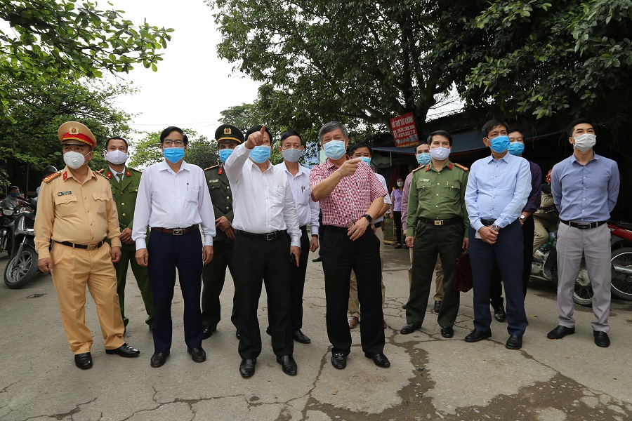Phó Chủ tịch Thường trực UBND TP Nguyễn Xuân Bình yêu cầu huyện Thủy Nguyên nghiêm túc rút kinh nghiệm trong công tác phòng chống dịch tại bến phà Lại Xuân Phó Chủ tịch Thường trực UBND TP Nguyễn Xuân Bình yêu cầu huyện Thủy Nguyên nghiêm túc rút kinh nghiệm trong công tác phòng chống dịch tại bến phà Lại Xuân