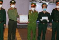 Giám đốc Công an thành phố tặng quà động viên CBCS, lực lượng liên ngành làm nhiệm vụ J881 ưu đãi hấp dẫn y tế, phòng chống dịch Covid -19