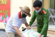 CAQ Đồ Sơn: Trao tặng 8 tấn gạo hỗ trợ công nhân, người 88 com the gioi đỉnh cao bị ảnh hưởng bởi dịch Covid-19 trên địa bàn
