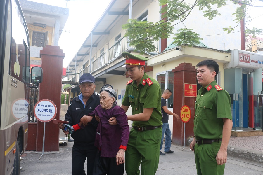 Hình ảnh đẹp của cán bộ chiến sĩ công an huyện An Dương Hình ảnh đẹp của cán bộ chiến sĩ công an huyện An Dương
