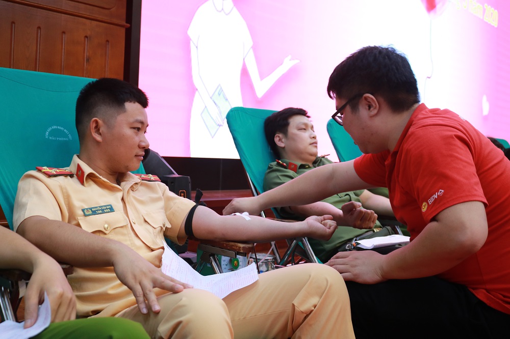 CBCS Công an các đơn vị, địa phương tham gia hiến máu tình nguyện