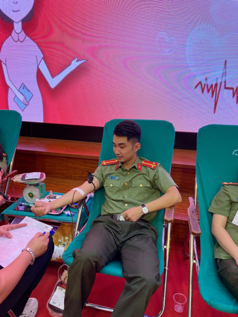 CBCS Báo ANHP tham gia hiến máu tình nguyện