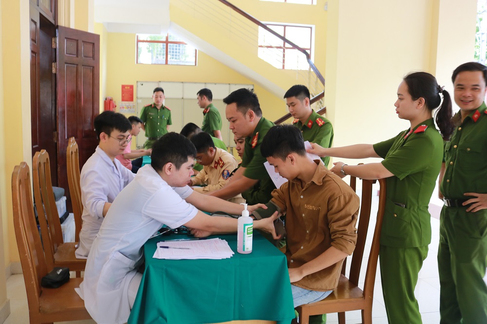 CBCS Công an các đơn vị, địa phương tham gia hiến máu tình nguyện