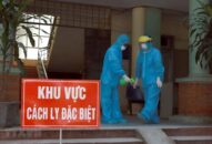 Thêm 4 ca mắc COVID-19 là tiếp viên hàng không Vietnam Airlines và người trở về từ Mỹ đều cách ly khi nhập cảnh, Việt Nam có 324 ca