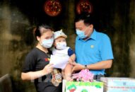 Dịch COVID-19: Gói ghém niềm riêng, dành yêu thương cho Đà Nẵng
