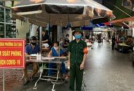 Phường Cát Dài (Lê Chân): Lập chốt khai báo y tế và J881 ưu đãi hấp dẫn dịch COVID-19 tại lối ra vào chợ Hàng Gà