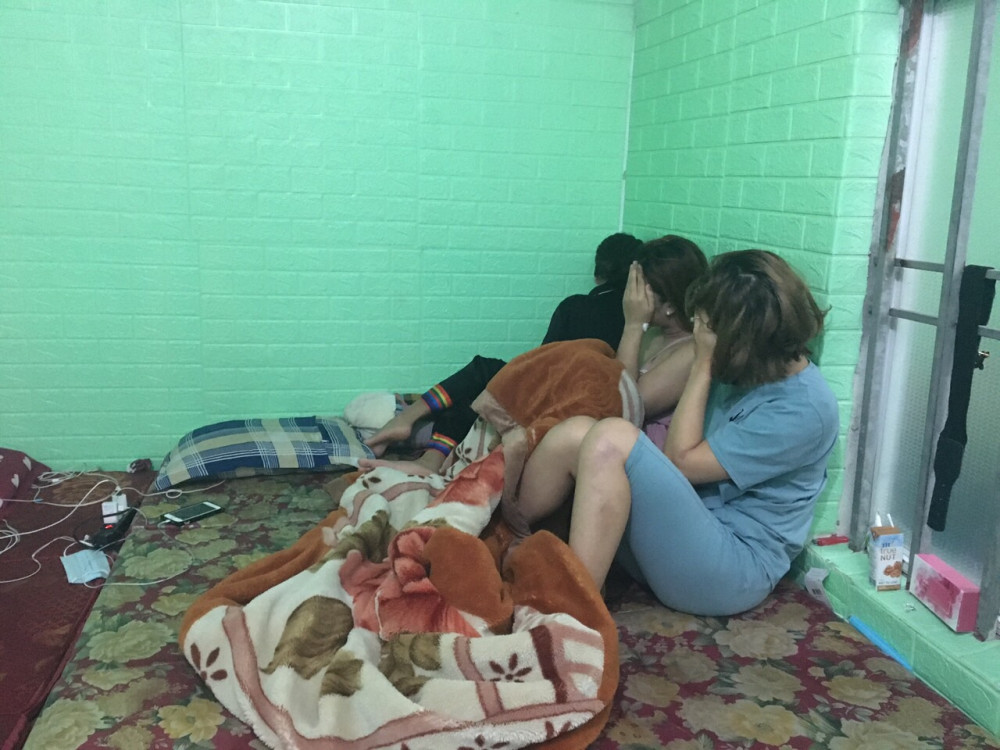 Nhân viên có mặt tại quán