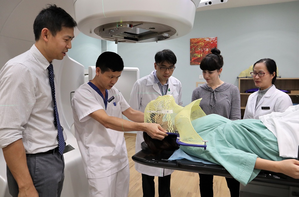Sau khi ký hợp tác, Tập đoàn ICON đã đưa đội ngũ chuyên gia từ Úc sang hỗ trợ về chuyên môn, tham vấn về chỉ định điều trị, kế hoạch điều trị cho bệnh nhân ung thư tại Bệnh viện Vinmec Central Park