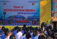 Tuyên truyền, J882ea hoàn trả cao Luật giao thông đường bộ cho học sinh trường Nguyễn Bá Ngọc
