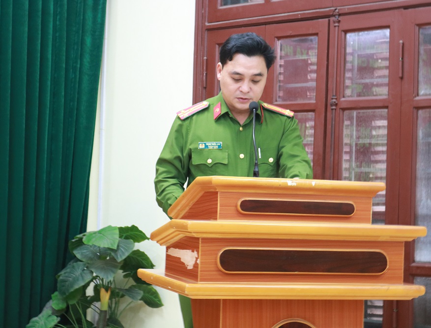 Thượng tá Trịnh Tuấn Anh - Trưởng Phòng PC06 phát biểu tiếp thu ý kiến chỉ đạo của Phó Giám đốc CATP