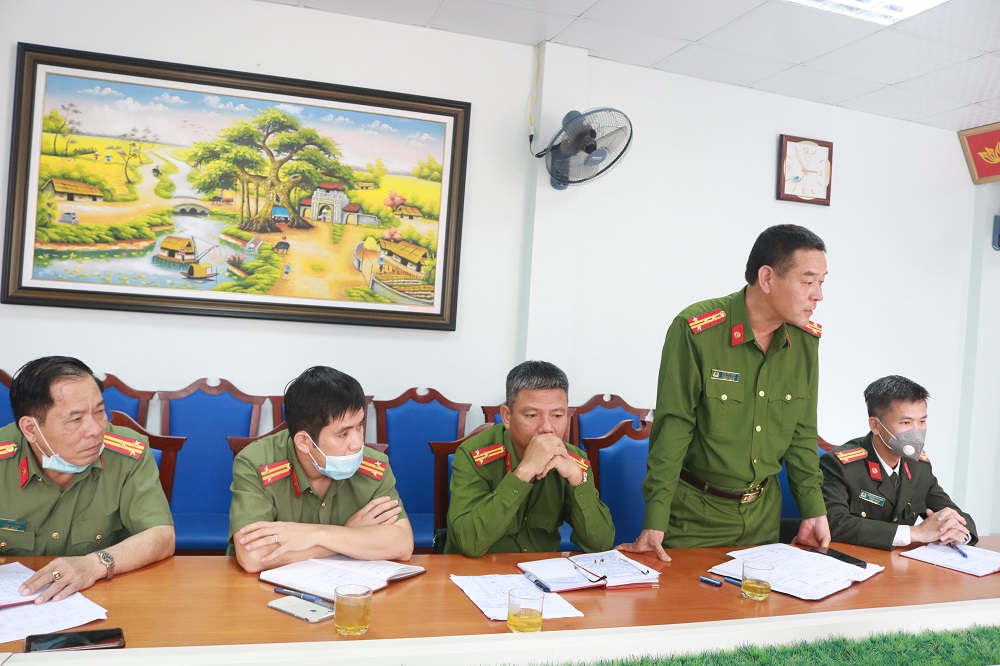 Lãnh đạo Công an các quận/huyện báo cáo tiến độ triển khai