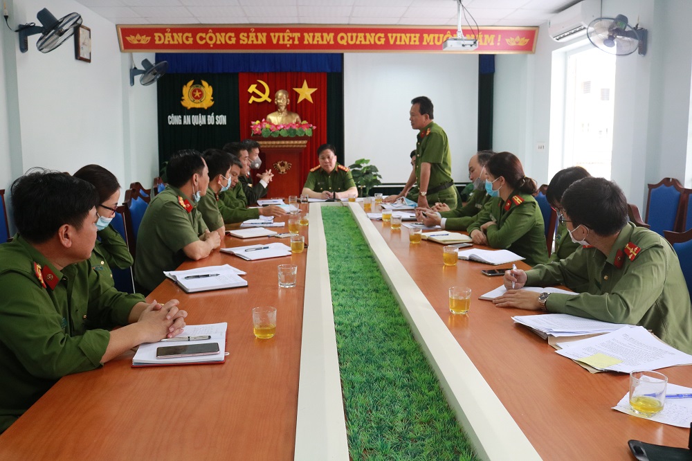 Lãnh đạo Công an các quận/huyện báo cáo tiến độ triển khai
