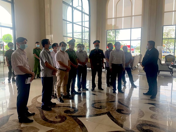 Đồng chí Lê Khắc Nam, Phó Chủ tịch UBND thành phố kiểm tra công tác phòng, chống dịch bệnh tại khách sạn Vinpearl Hotel Rivera Hải Phòng (phường Thượng Lý, quận Hồng Bàng). Đồng chí Lê Khắc Nam, Phó Chủ tịch UBND thành phố kiểm tra công tác phòng, chống dịch bệnh tại khách sạn Vinpearl Hotel Rivera Hải Phòng (phường Thượng Lý, quận Hồng Bàng).