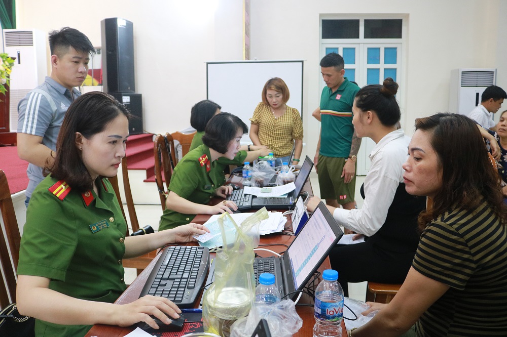 Các tổ công tác cấp CCCD làm việc liên tục 24/24h bất kể ngày lễ, chủ nhật