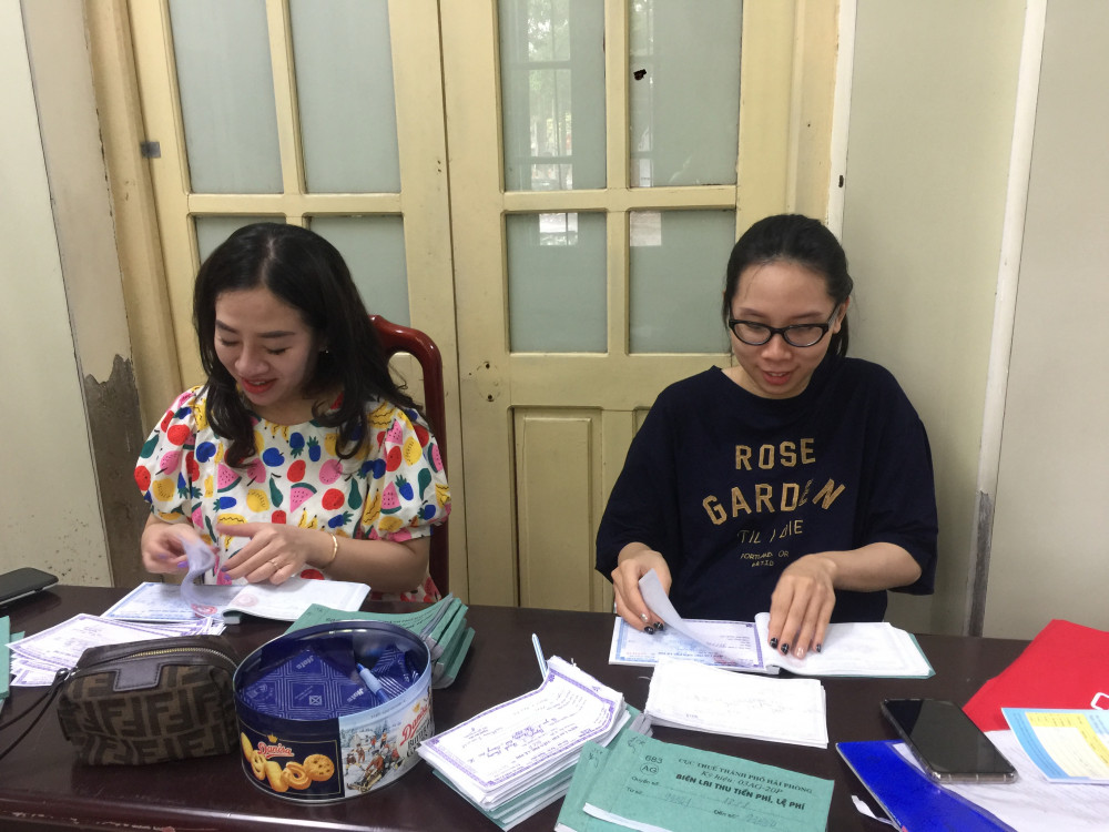 Không có ngày nghỉ lễ nhưng nụ cười luôn hé trên môi những cán bộ Đội Cảnh sát QLHC về TTXH, CATP