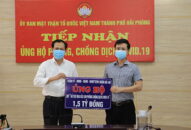 Trao kinh phí gần 4 tỷ đồng ủng hộ phòng, chống dịch COVID-19 tới Mặt trận Tổ quốc Việt Nam thành phố (đợt 6)