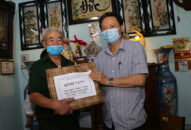 Trưởng Ban Nội chính Thành ủy Đặng Bá Cường thăm và tặng quà gia đình chính sách tại huyện Kiến Thụy