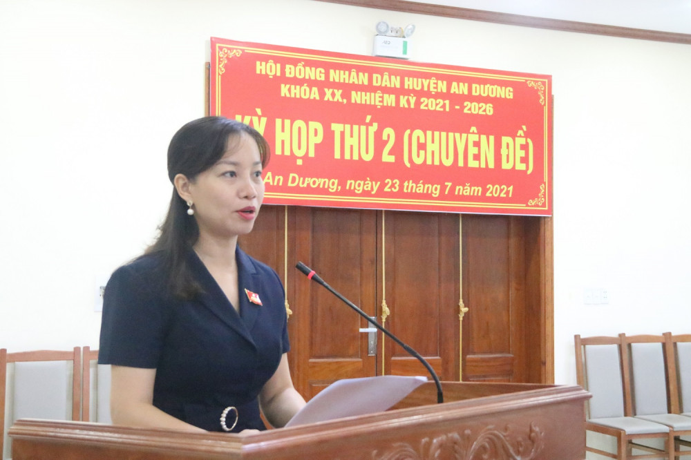 Đồng chí Trần Thị Quỳnh Trang, Thành ủy viên, Bí thư Huyện ủy dự và phát biểu chỉ đạo kỳ họp Đồng chí Trần Thị Quỳnh Trang, Thành ủy viên, Bí thư Huyện ủy dự và phát biểu chỉ đạo kỳ họp