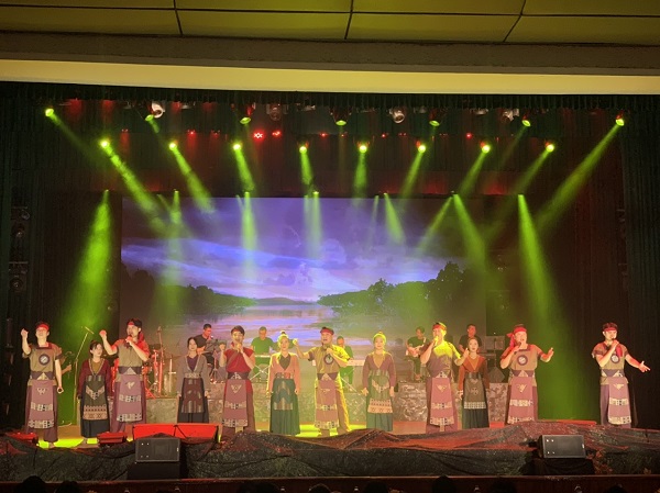 01- Tiết mục biểu diễn của Đoàn Ca múa Hải Phòng tại Lễ bế mạc Liên hoan