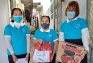 Hội LHPN phường Hưng Đạo (quận Dương Kinh): Tặng quà các gia đình, công nhân đang cách ly, điều trị tại nhà gặp khó khăn